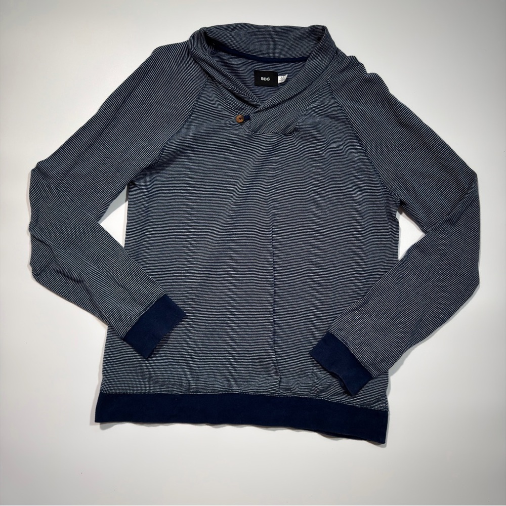 BDG Men’s Navy and White Long Sleeve Pullover Sweater Size Large‎